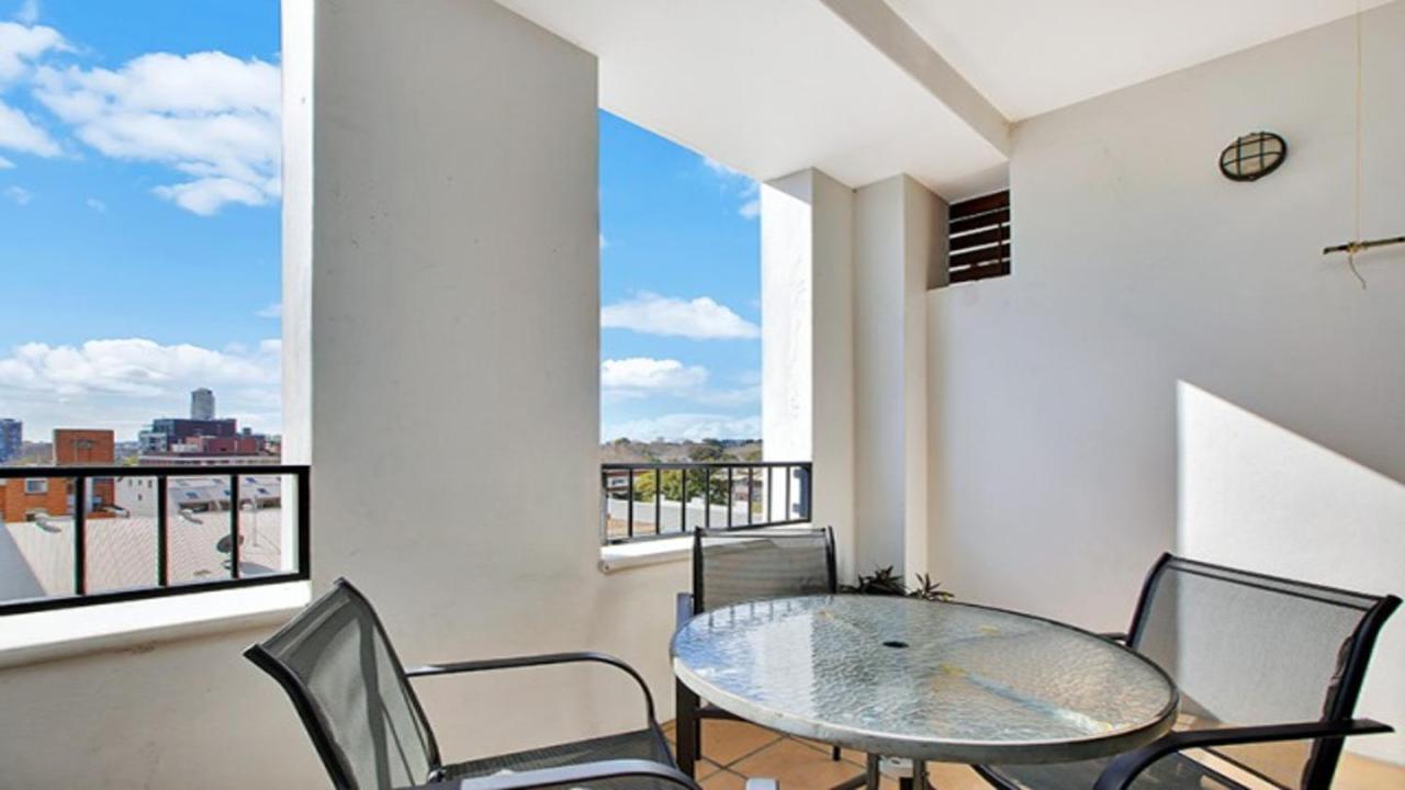 Apartment At Cooper St Cité de Cité de Sydney Extérieur photo